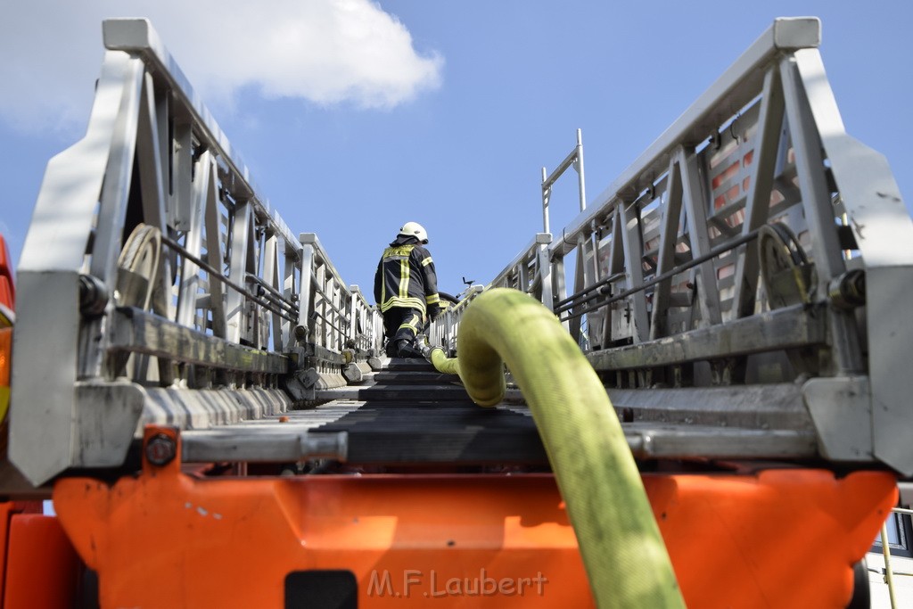 Dachstuhlbrand Koeln Poll Geislarerstr P529.JPG - Miklos Laubert